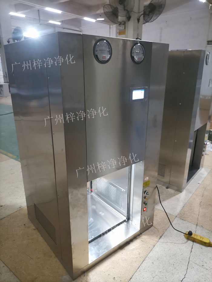 當傳遞窗與機器人連接時，機器人可以自動從傳遞窗中取出或放入物料，實現物料的自動傳遞。