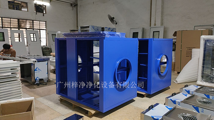 空氣過濾箱內部結構裝的初效空氣過濾器，高效空氣過濾器，風機。